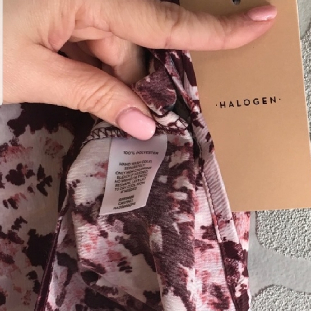 4/$25 HALOGEN PRINT TOP! - Picture 3 of 4